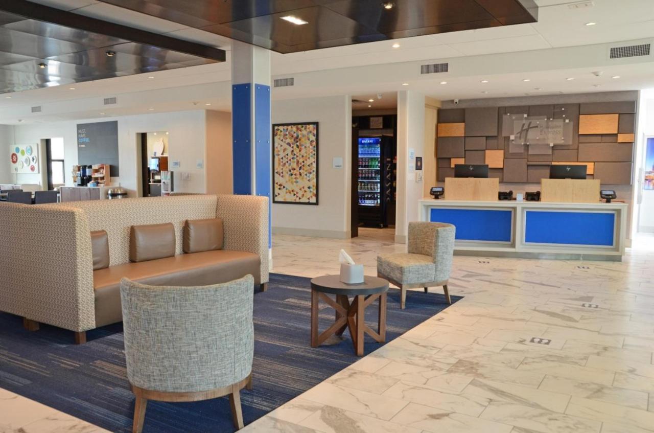Holiday Inn Express & Suites Franklin - Berry Farms By Ihg Exterior photo