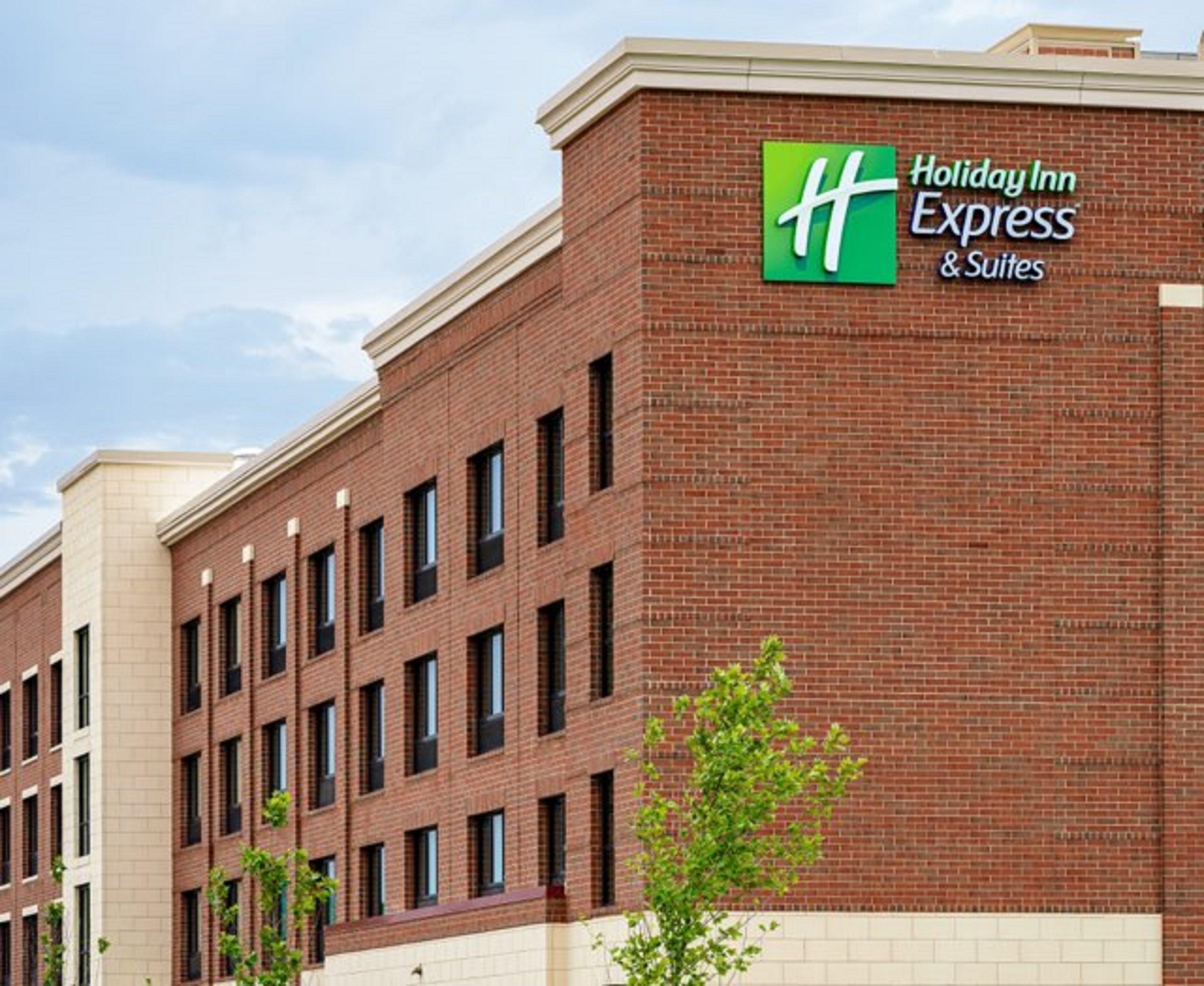 Holiday Inn Express & Suites Franklin - Berry Farms By Ihg Exterior photo